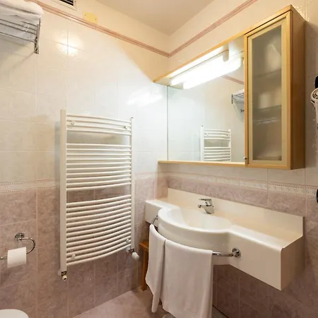 Sport Cristal 3*